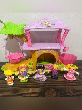 Fisher-Price Little People Princess Fairy Treehouse w/ 4 Figures Rare HTF